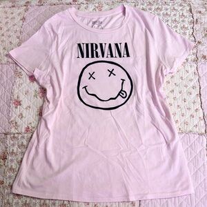 ✿ very cute Nirvana pink short sleeved tee!!
